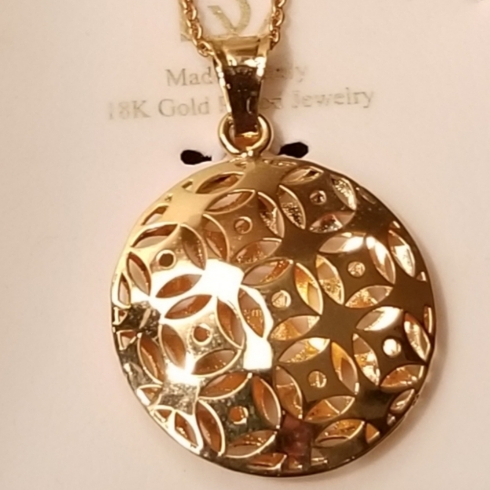 18k Gold Plated Necklace with Mosaic Pendant.